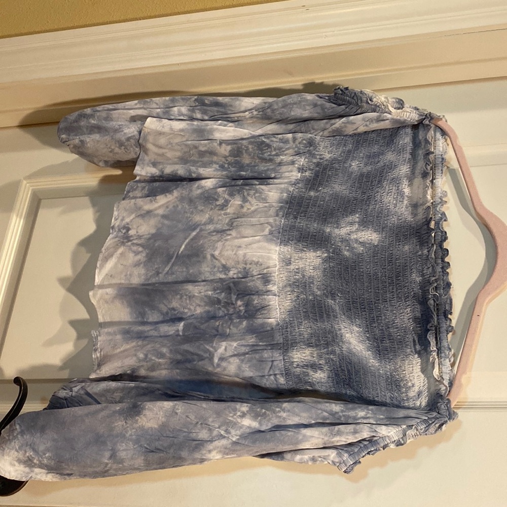 American Eagle Ladies Cold Shoulder Blouse